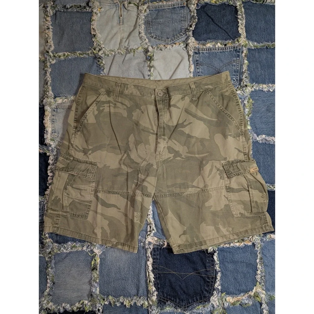 Wrangler‎ Camouflage Shorts Cargo Men's Size 40 Pockets Outdoors Relaxed Fit